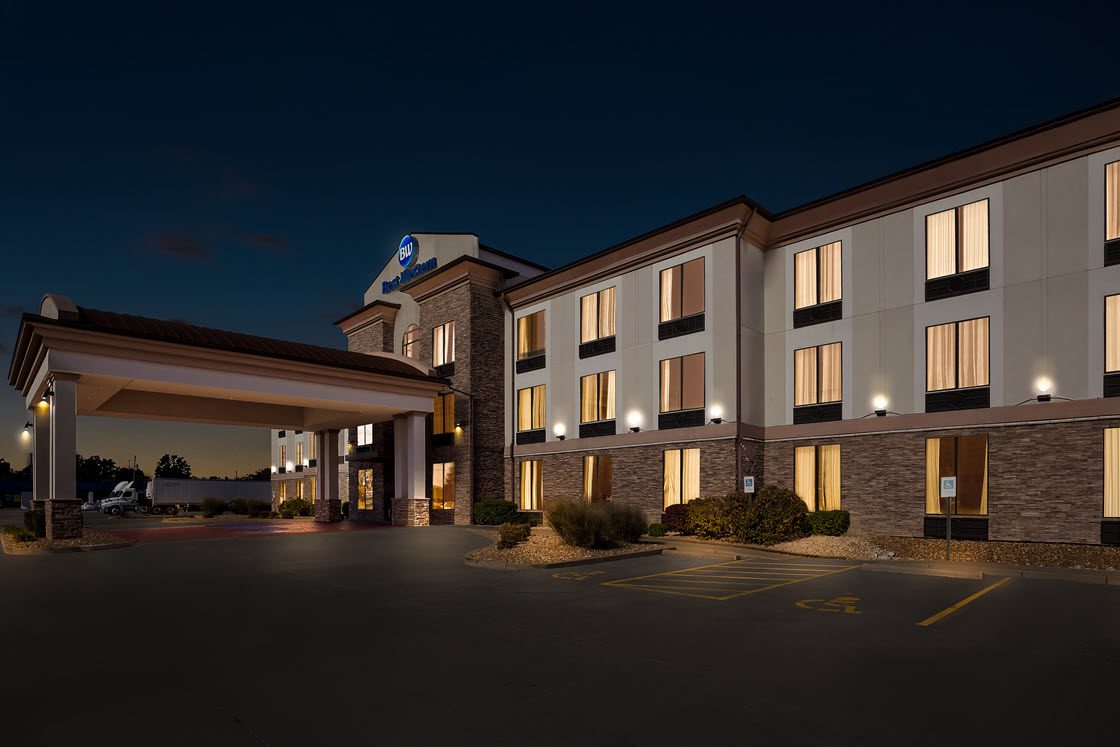 The exterior of the Best Western St. Louis Airport North Hotel & Suites.